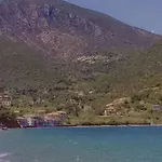 Manoleas Tavern & To Let Affittacamere 3*