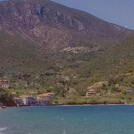 Manoleas Tavern & To Let Konukevi 3*