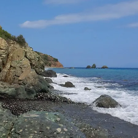 Manoleas Tavern & To Let 3* Leonídion