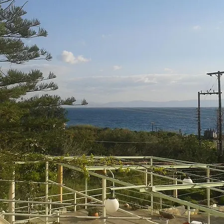 Manoleas Tavern & To Let Konukevi Leonídion