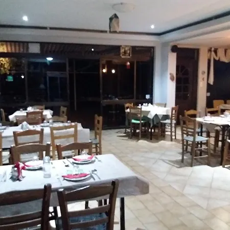 Manoleas Tavern & To Let Konukevi 3*