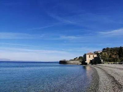 Guest house Manoleas Tavern & Rooms To Let