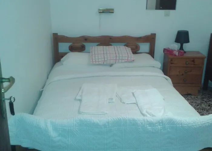 Guest house Manoleas Tavern & Rooms To Let Leonidio