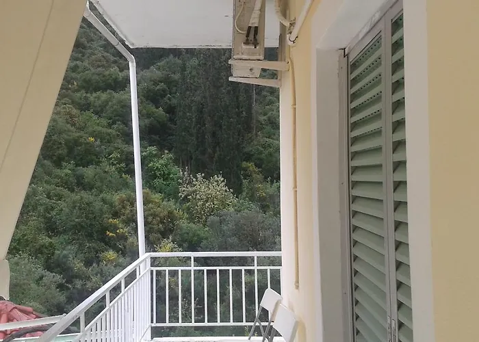 Guest house Manoleas Tavern & Rooms To Let