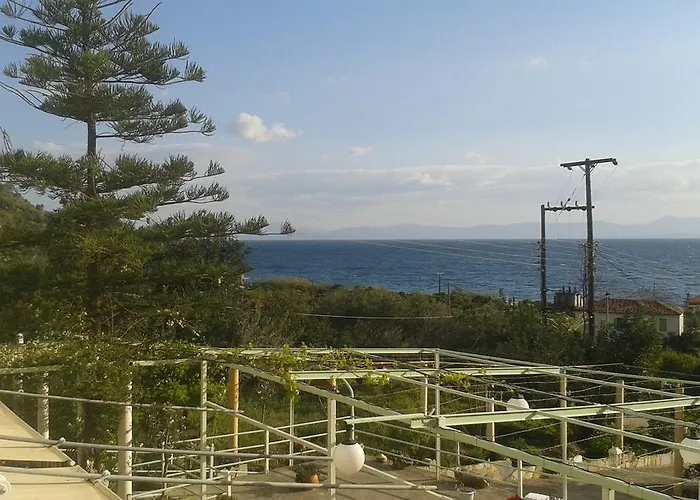 Manoleas Tavern & Rooms To Let Guest house Leonidio